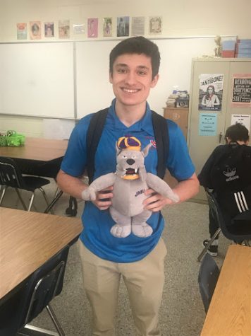 “I think this is a really good experiment to see what the future of learning could potentially look like. But at the same time I love school and being in the classroom (especially math class!) so I’d always take in person learning over online learning,” Andre Mas, 17, said in regards to taking online classes.